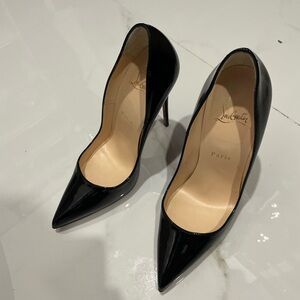 Used only 2 times. Include box and dust bags